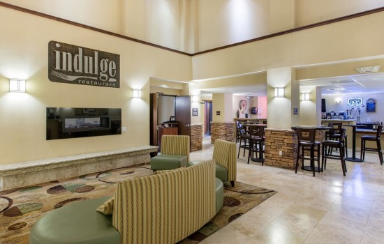 Welcome To The Oaks Hotel & Suites - Lobby Seating